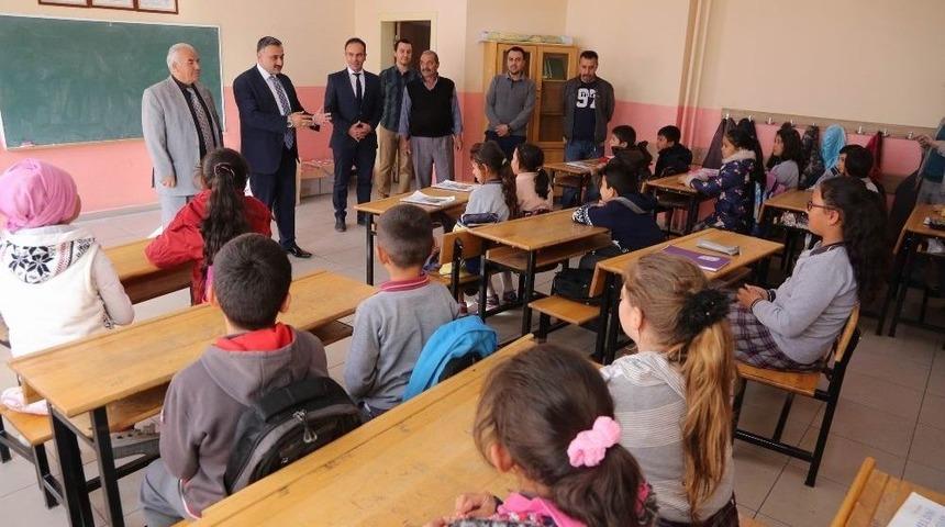 Başkan Cabbar&rsquo;dan Erciyes Ortaokulunu Ziyaret Etti