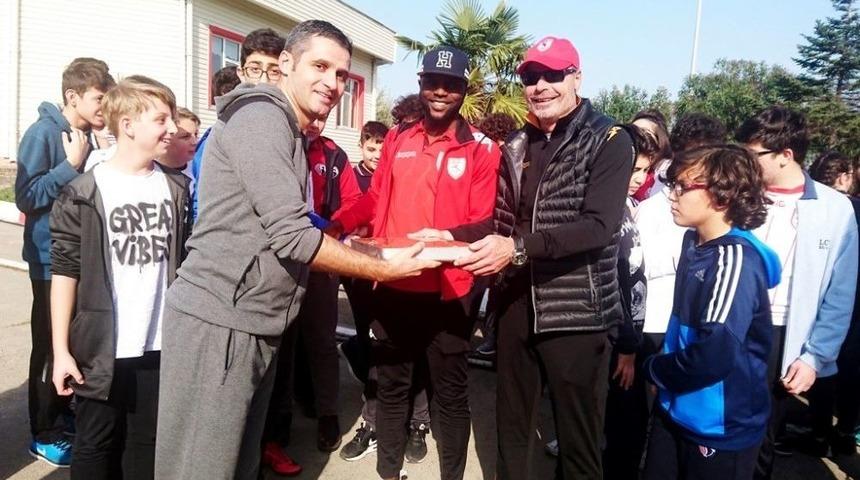 Öğrencilerinden Samsunspor’a Moral