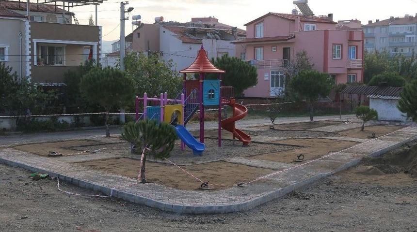 Hürriyet Mahallesi’nde Park Yapımı Devam Ediyor