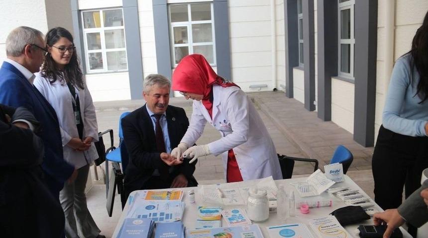 Toplumsal Farkındalığı Artırmak İ&ccedil;in Diyabet G&uuml;n&uuml; Etkinliği D&uuml;zenlediler