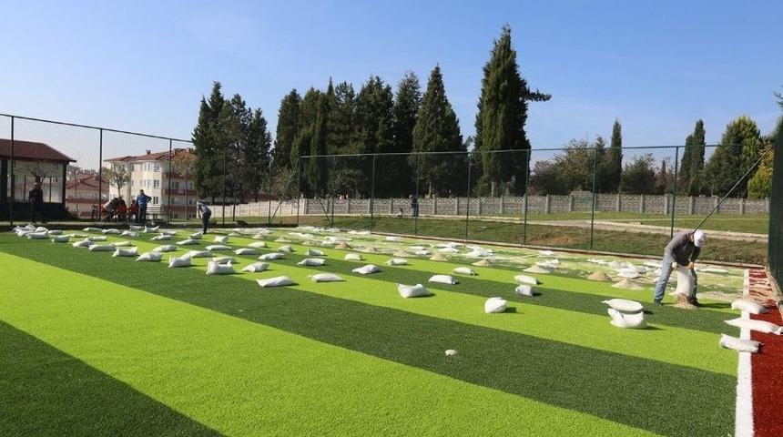 Camili 1&rsquo;in Halı Sahası Yenilendi