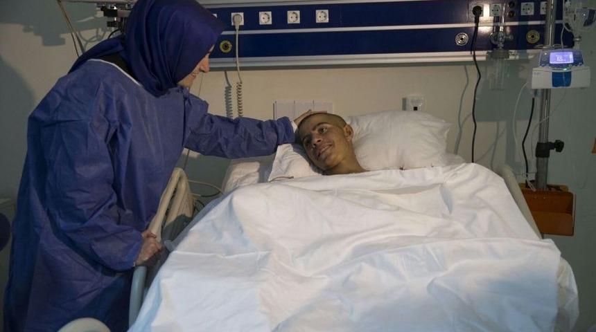 Bakan Kaya, Ellerini Kaybeden Ağrılı Ramazan&rsquo;ı Ziyaret Etti