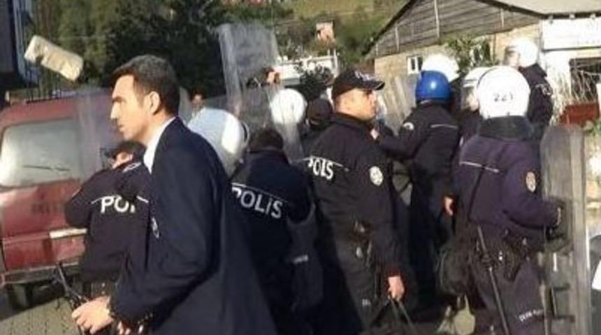 Emniyet Amiri, Parke Taşından 1 Adımla Kurtuldu