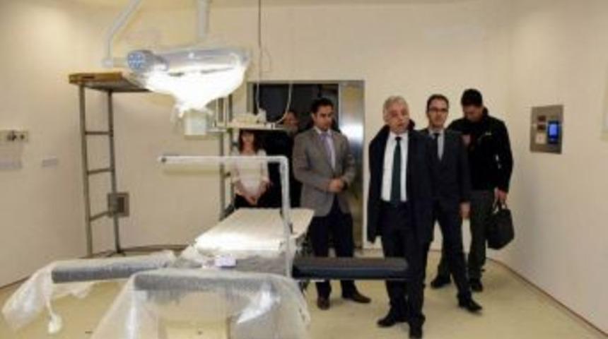 Vali Toprak’tan Hastane Ziyareti
