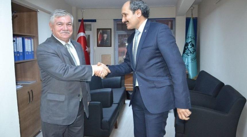 Ak Parti İl Başkanı Hasan Demiraslan, T&uuml;rk Ocaklarını Ziyaret Etti