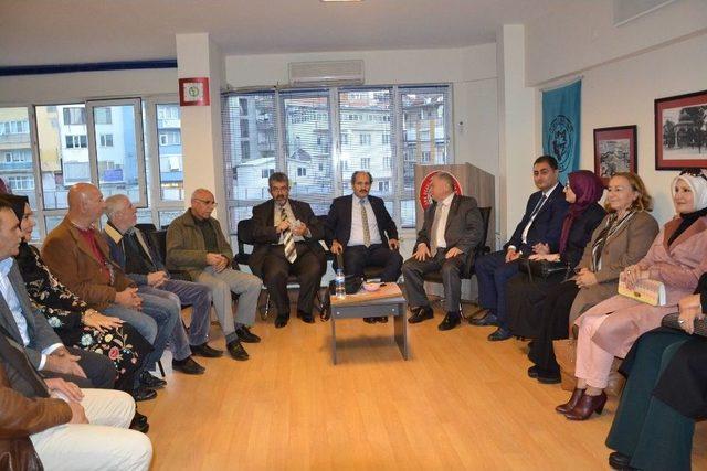 Ak Parti İl Başkanı Hasan Demiraslan, Türk Ocaklarını Ziyaret Etti