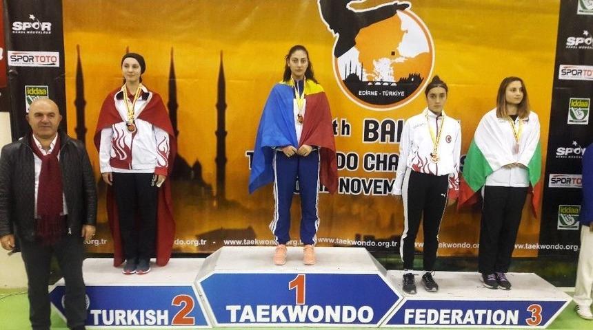 Pursaklar&rsquo;dan Tekvandoda Balkan 3&rsquo;&uuml;nc&uuml;l&uuml;ğ&uuml;