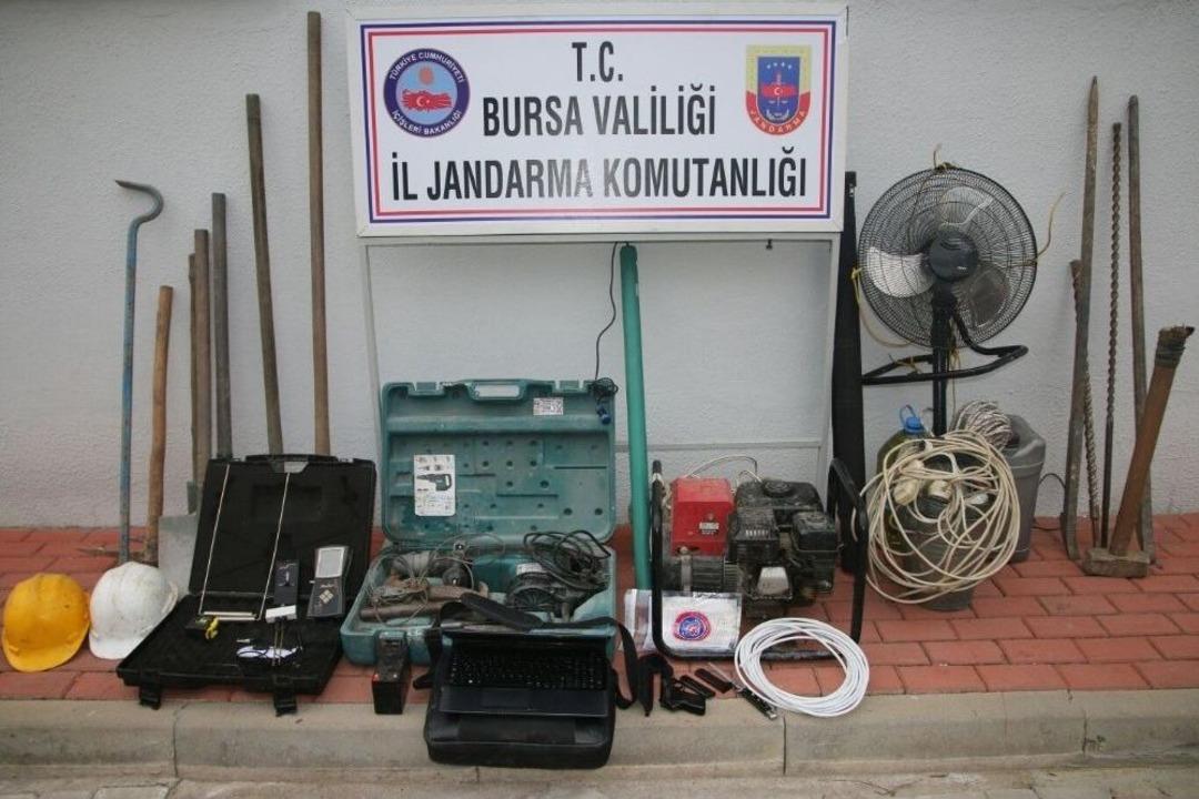 Bursa&rsquo;da Ka&ccedil;ak Kazıya 5 G&ouml;zaltı