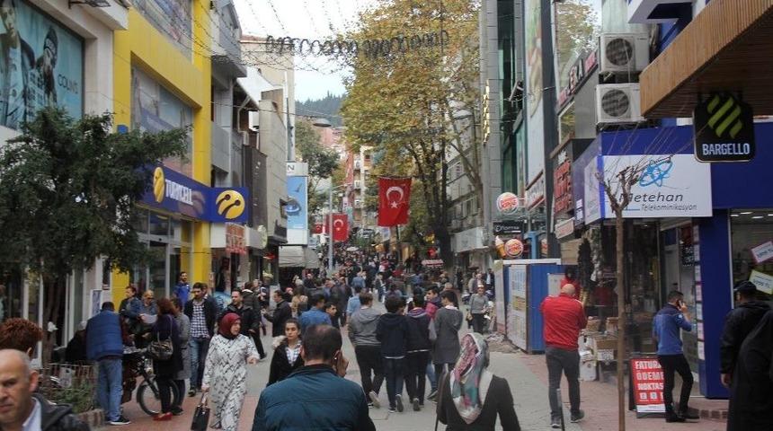 Vatandaşlar Yazı Aratmayan Sonbaharın Tadını Dışarıda &Ccedil;ıkarıyor