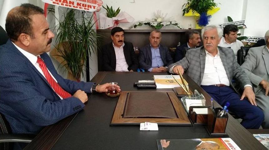 Başkan Topraktan Ak Parti İl&ccedil;e Başkanı Yeni&rsquo;ye Hayırlı Olsun Ziyareti