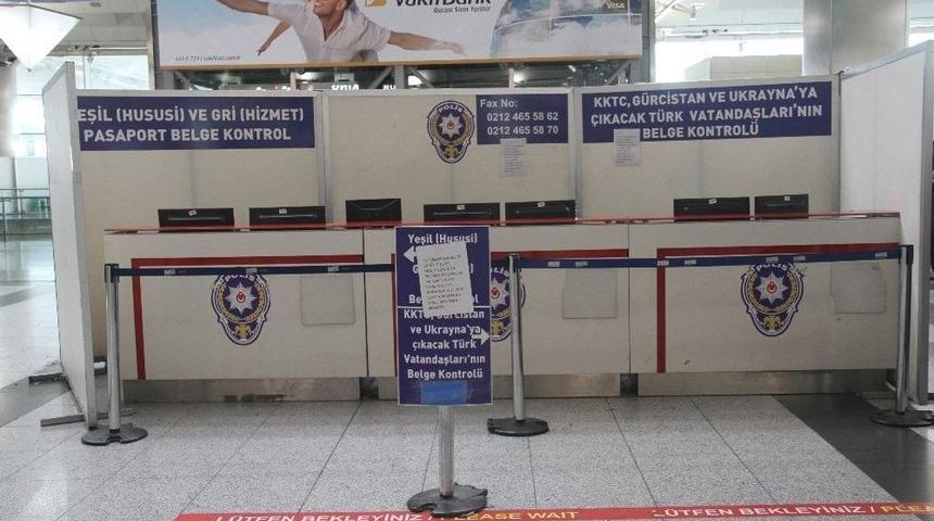 Yurt Dışına &Ccedil;ıkış İzni Zorunluluğu Kalktı, Kontrol Masaları Kapatıldı