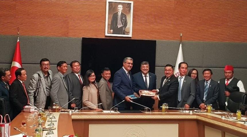 Başkan Konuk, Endonezyalı Heyeti Ağırladı