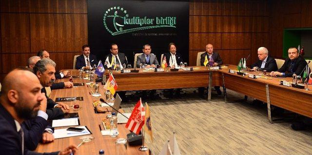 Kul&uuml;pler Birliği Toplantısı Başladı 1