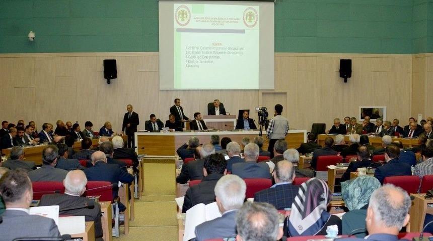 Kalehan-ecdat Bah&ccedil;esi&rsquo;nin İsim Sahipleri &Ouml;d&uuml;llerini Aldı