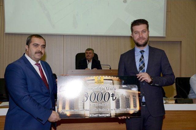 Kalehan-ecdat Bah&ccedil;esi&rsquo;nin İsim Sahipleri &Ouml;d&uuml;llerini Aldı 1