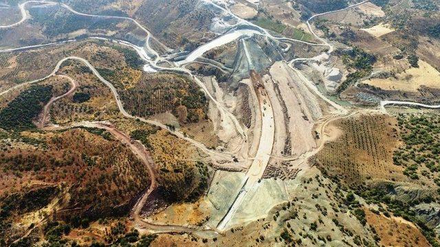 Yukarı Afrin Barajı Yapımı S&uuml;r&uuml;yor 1