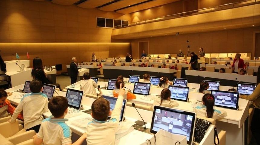 Bozbey &Ouml;ğrencilere Belediyeleri Anlattı