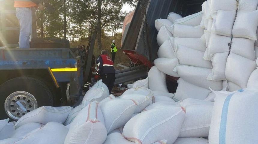 Tarsus&rsquo;ta Trafik Kazası: 1 &Ouml;l&uuml;, 1 Yaralı