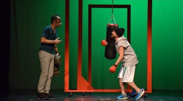 25. Yılında Tiyatro Anadolu&rsquo;dan &ldquo;şeylerin Şekli&rdquo; Oyunu 1