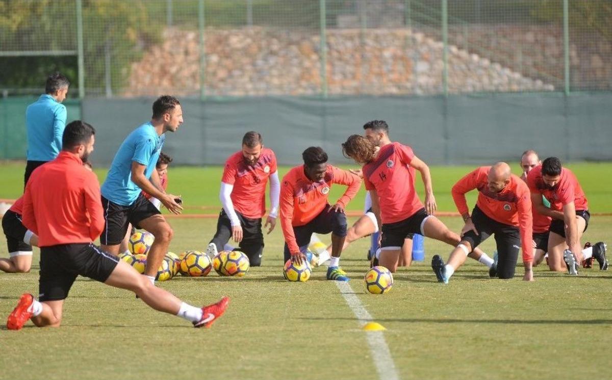 A. Alanyaspor&rsquo;da Malatyaspor Mesaisi S&uuml;r&uuml;yor