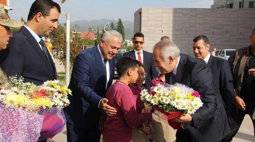 Vali Ata D&ouml;rtyol&rsquo;da Muhtar Ve Halka Buluştu