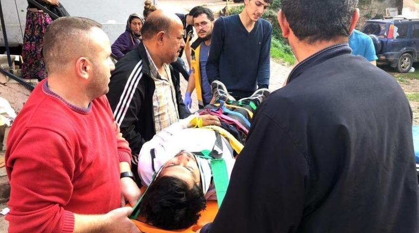 (&ouml;zel Haber) Kağıt Toplayıcısı Gen&ccedil; Evinin İkinci Katından Aşağı D&uuml;şt&uuml;