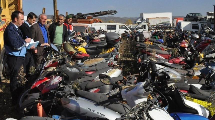 Milli Servet Otoparklarda &Ccedil;&uuml;r&uuml;yor