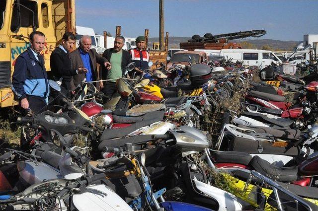 Milli Servet Otoparklarda &Ccedil;&uuml;r&uuml;yor 1