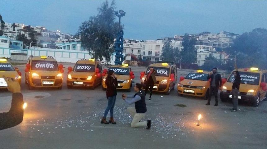Bir Anda Taksiler Yanaştı, Gen&ccedil; Kadın Neye Uğradığını Şaşırdı