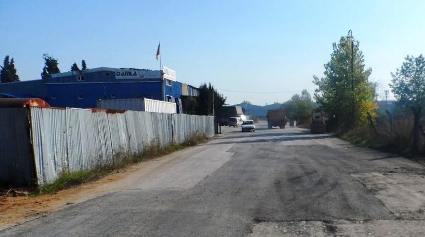 İzmit Belediyesi&rsquo;nden T&uuml;ys&uuml;zler&rsquo;e Asfalt