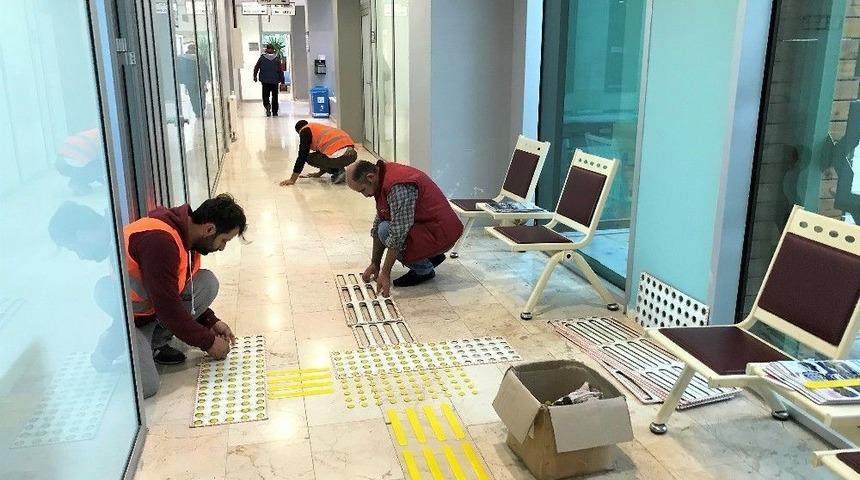 Başiskele Belediyesi&rsquo;nde Engelliler İ&ccedil;in Hissedilebilir Y&uuml;zey Uygulaması