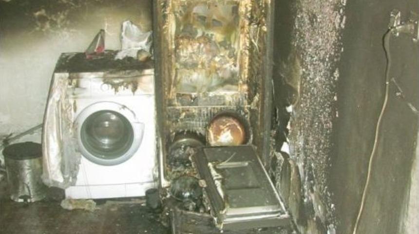 Mutfaktan Gelen G&uuml;r&uuml;lt&uuml; 6 Kişilik Aileyi Yanmaktan Kurtardı