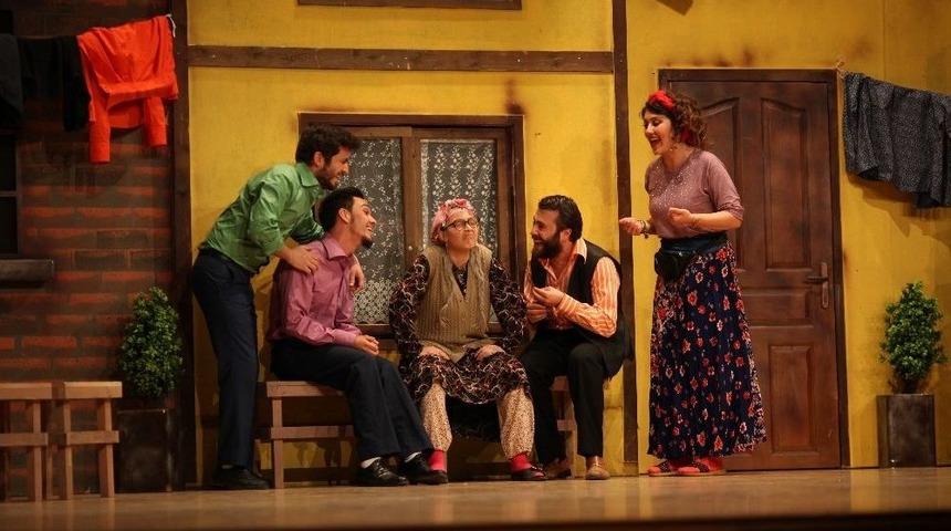 Sui Generiz Tiyatro Grubu Boz&uuml;y&uuml;k&rsquo;te Sahne Alacak