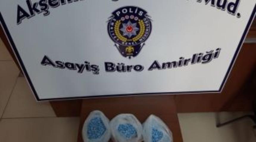 Kadın Yolcunun &Ccedil;antasından Bin 475 Adet Uyuşturucu Hap &Ccedil;ıktı