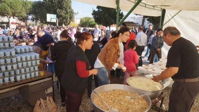 Öğretmenler Ve Veliler Pilav Gününde Buluştu