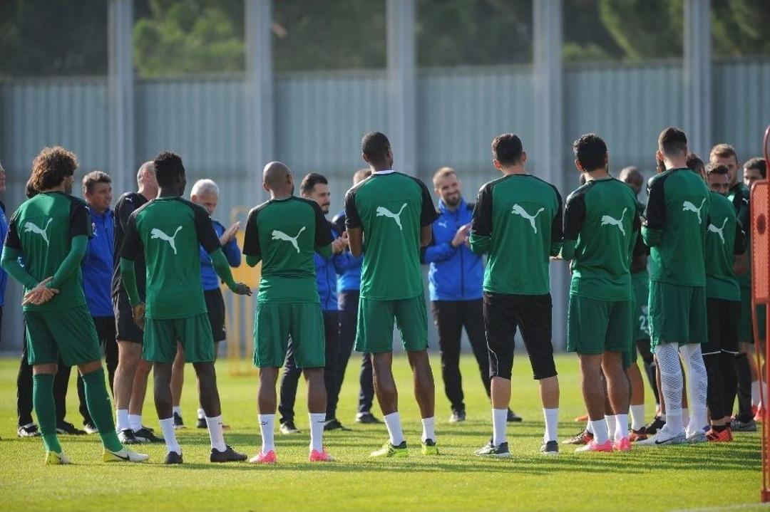 Le Guen, Barış Yardımcı&rsquo;yı Alkışlattı