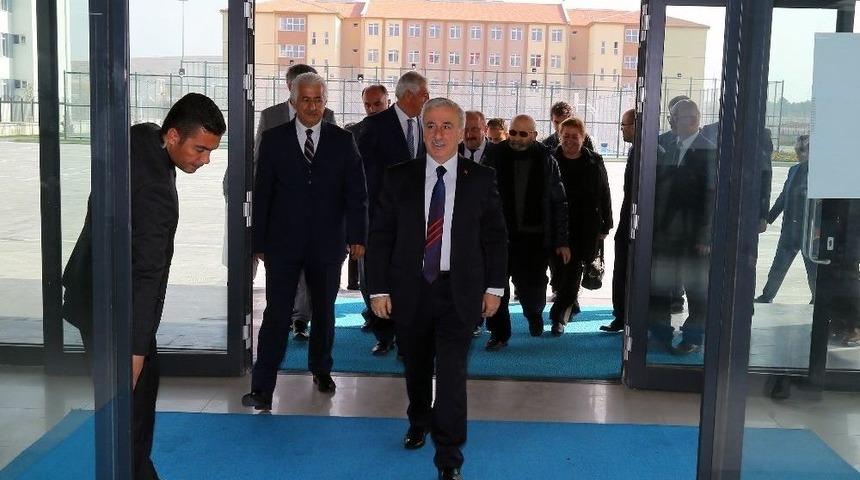 Vali Kam&ccedil;ı Osman Ulubaş Fen Lisesini Ziyaret Etti