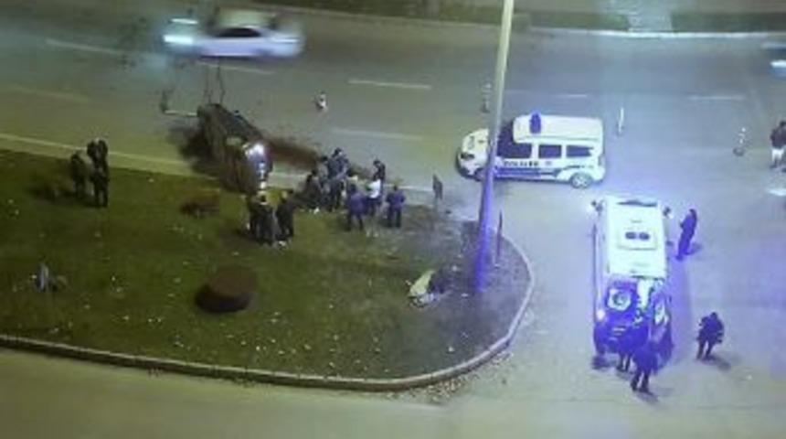 Bu Kazayı Ufak Sıyrıklarla Atlattılar