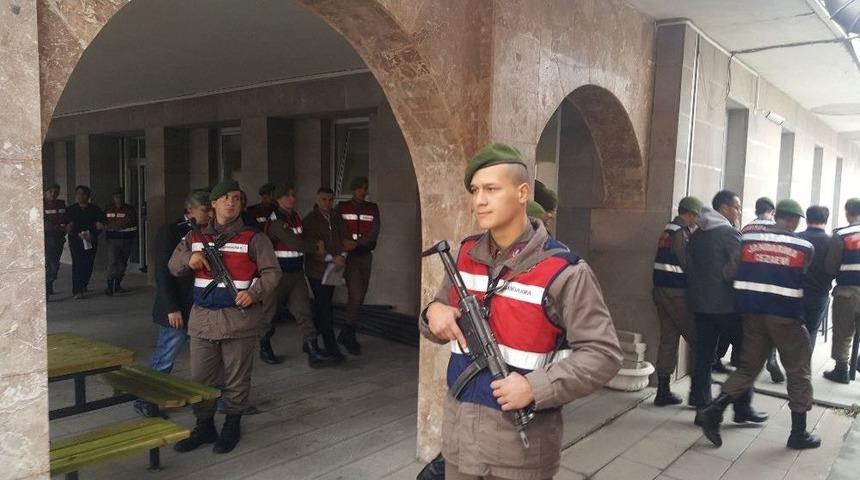 Validen Sanık Avukatının Sorusuna Sert Tepki