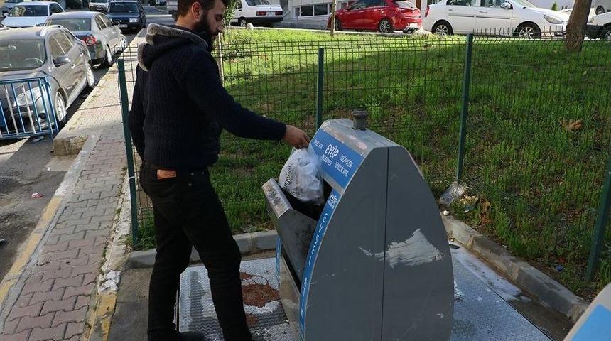 Ey&uuml;psultan&rsquo;da &Ccedil;&ouml;pler Yeraltına İniyor