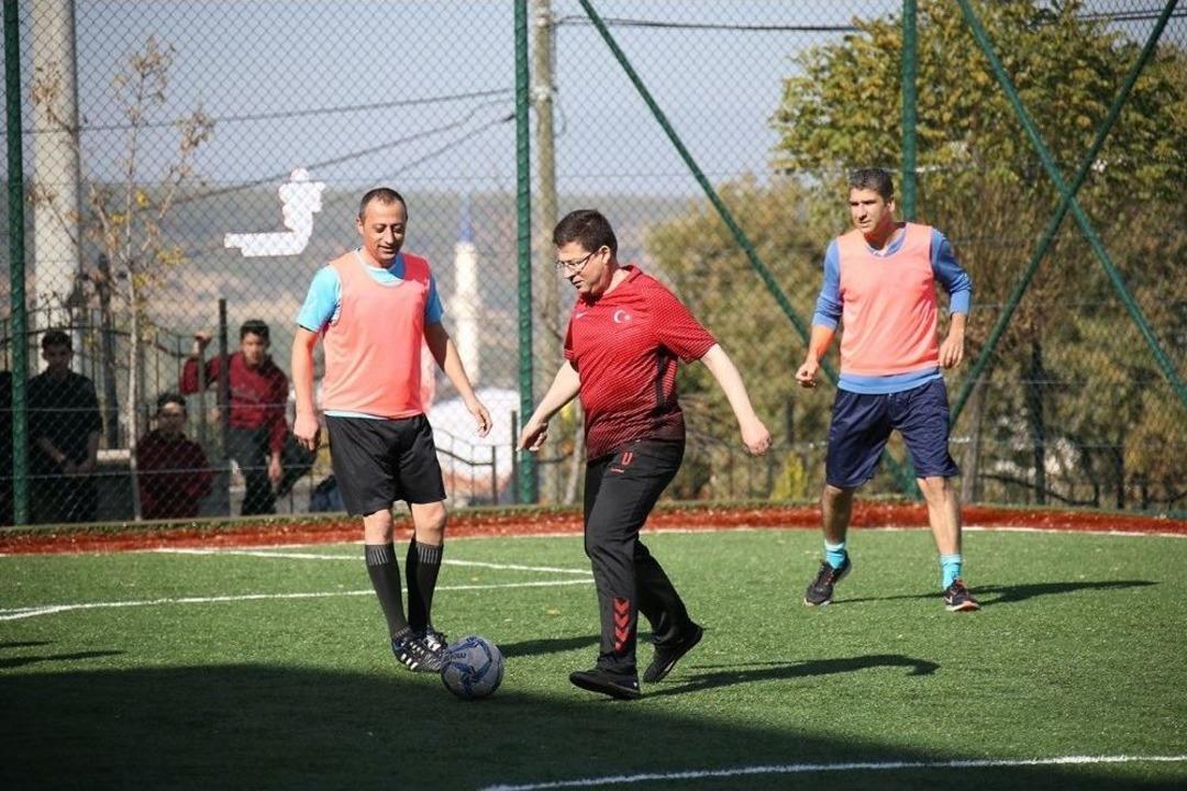 Halısaha A&ccedil;ılışında Futbol Şov