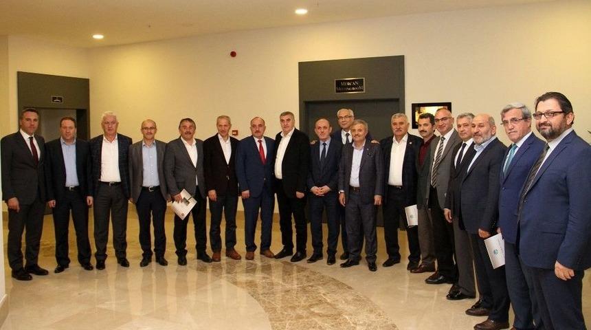 Başkan To&ccedil;oğlu, İl&ccedil;e Belediye Başkanlarıyla Bir Araya Geldi