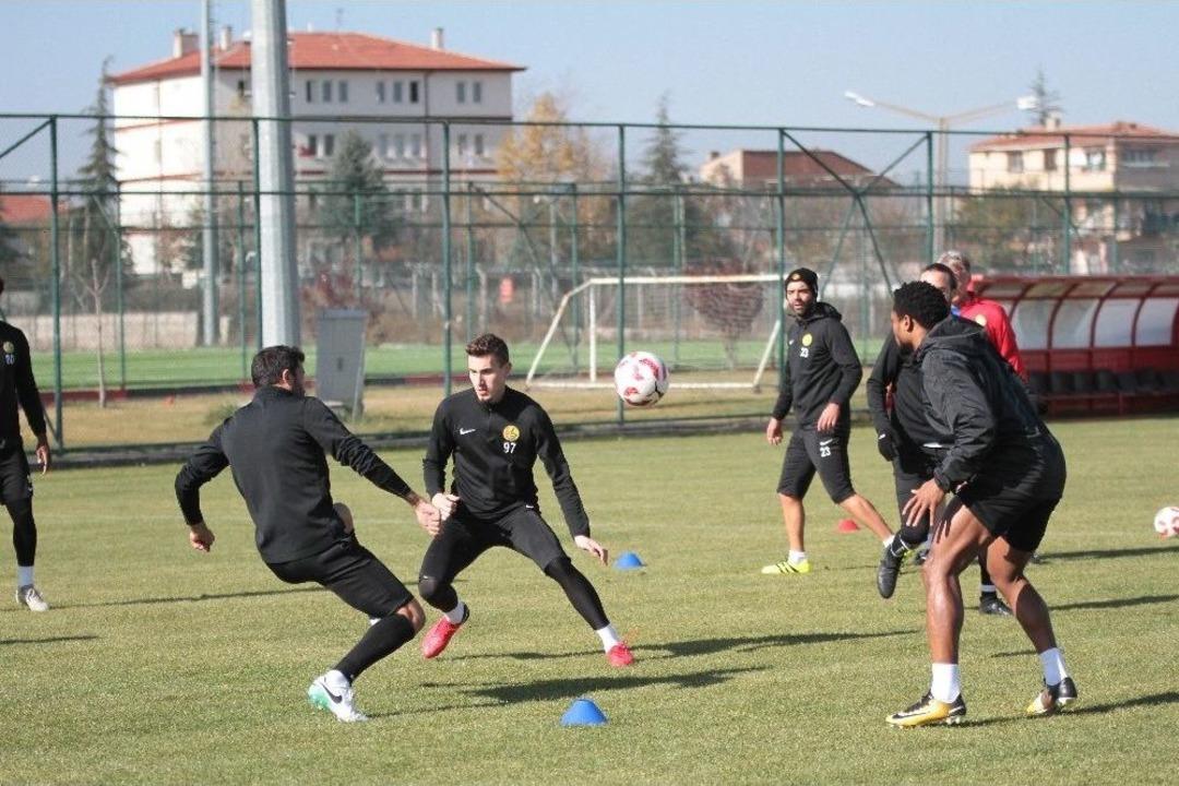 Eskişehirspor&rsquo;da Balıkesirspor Mesaisi S&uuml;r&uuml;yor