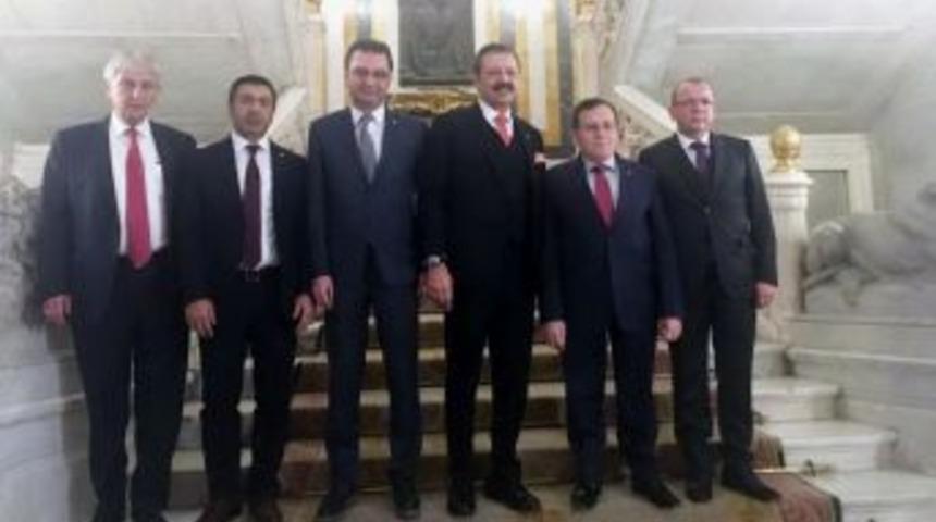 Kandemir, Tobb Y&ouml;netim Kurulu İle Aıco Genel Kuruluna Katıldı