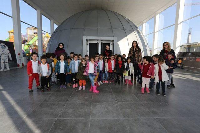 G&ouml;ky&uuml;z&uuml;ne Serdivan Planetaryum&rsquo;dan Baktılar 1