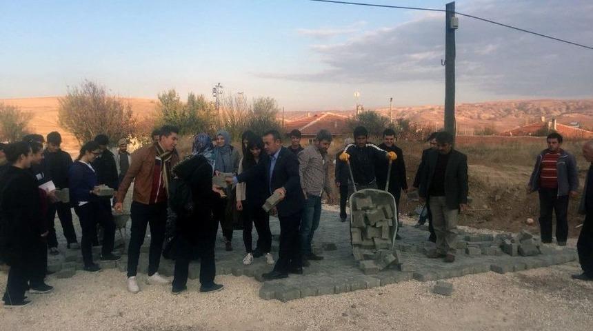 Sulakyurtlular D&ouml;rt Koldan Yol Yapıyor