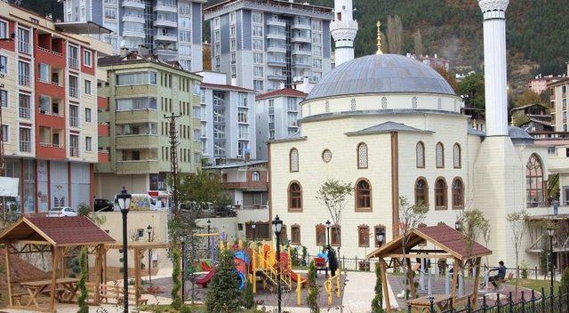 Artvin’e 3 Buçuk Yılda 34 Park Kazanırıldı