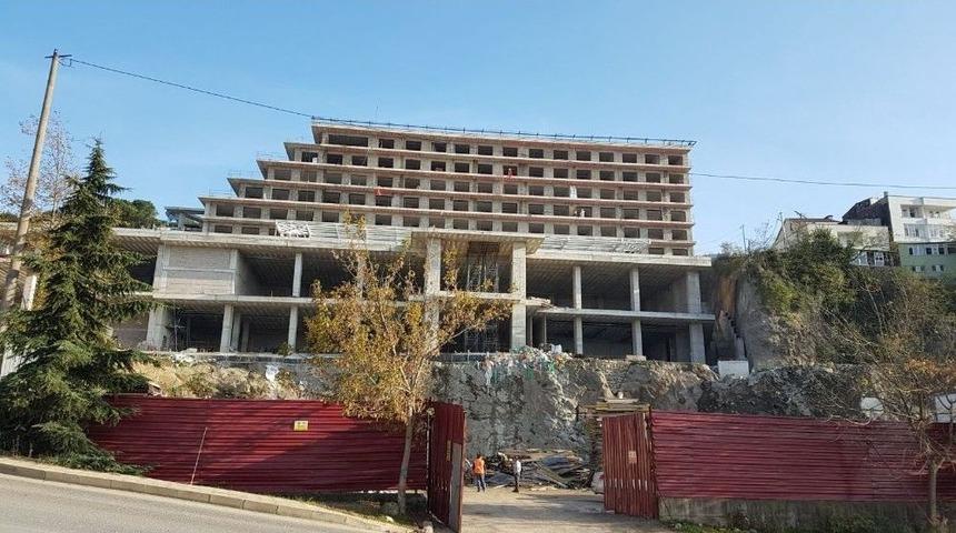 Başkan G&uuml;mr&uuml;k&ccedil;&uuml;oğlu&rsquo;ndan &lsquo;boztepe&rsquo;deki Otel İnşaatıyla İlgili A&ccedil;ıklama