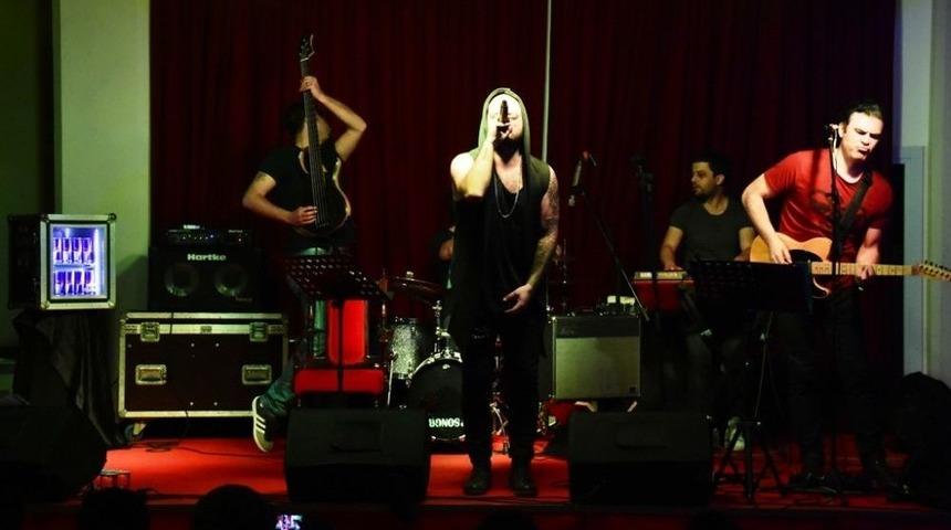 Alternatif Sahne Konserleri Aytuğ Ezen Band İle Devam Etti