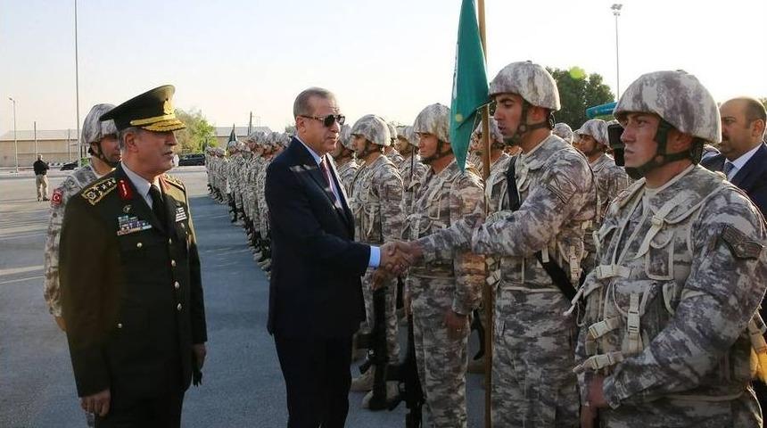 Cumhurbaşkanı Erdoğan, Katar Tsk Kara Unsur Komutanlığını Ziyaret Etti